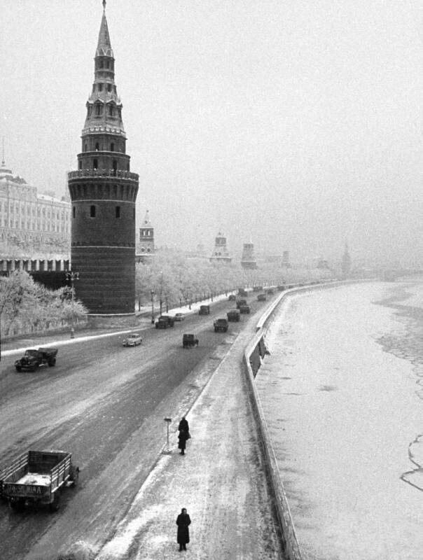 Кремлевская набережная, 1959 год.