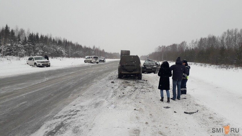 Пермь екатеринбург 285 км. ДТП В Кунгуре 12 декабря 2013. ДТП Ашап Кунгур на сегодня. Водители будут ездить из Перми в Кунгур. Смертельная авария сегодня на трассе Пермь-Ижевск.