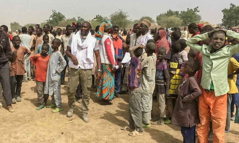 Тысячи беженцев покидают Ранн в Нигерии, захваченный боевиками "Исламского государства"