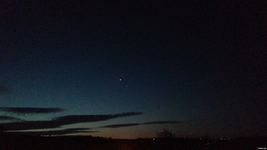 Сегодняшнее рассветное небо, Венера (вверху), и Юпитер в тандеме