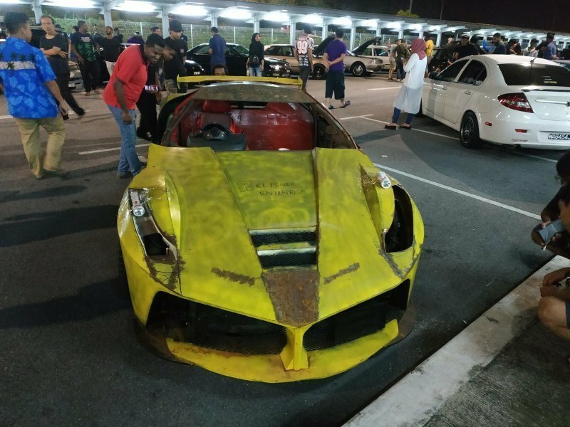 В Малайзии появилась копия суперкара LaFerrari из металла