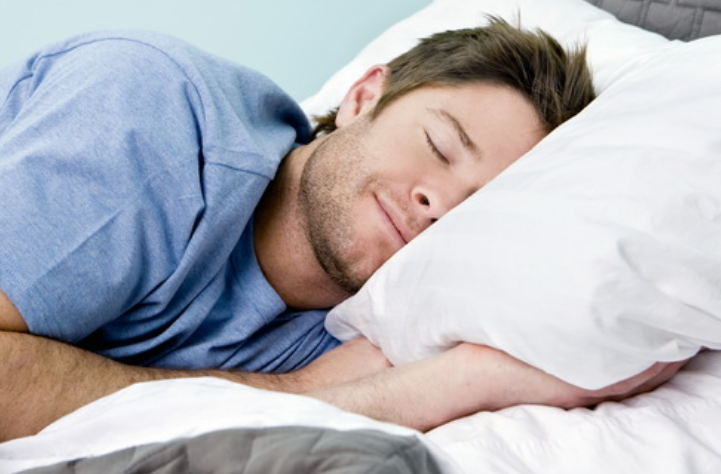 Ученые: Покачивание кровати удлиняет фазу глубокого сна