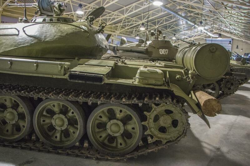 Рассказы об оружии. Танк Т-54 снаружи и внутри