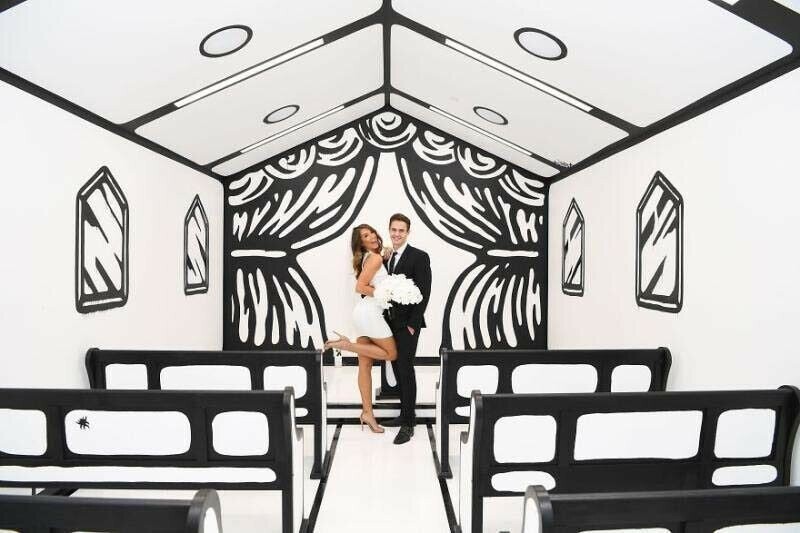 В Лас-Вегасе теперь можно пожениться в «нарисованной» церкви