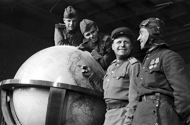 «Глобус мирового фашизма» куда исчез гигантский макет планеты из кабинета Гитлера