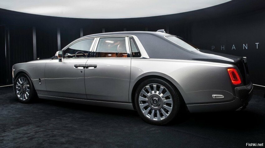 2018 Rolls-Royce Phantom VIII First Look