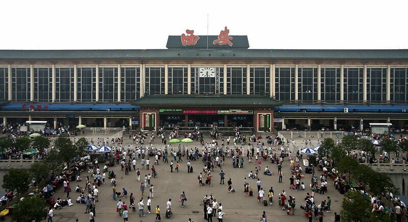 В Китае за шесть часов заменили все рельсы на вокзале