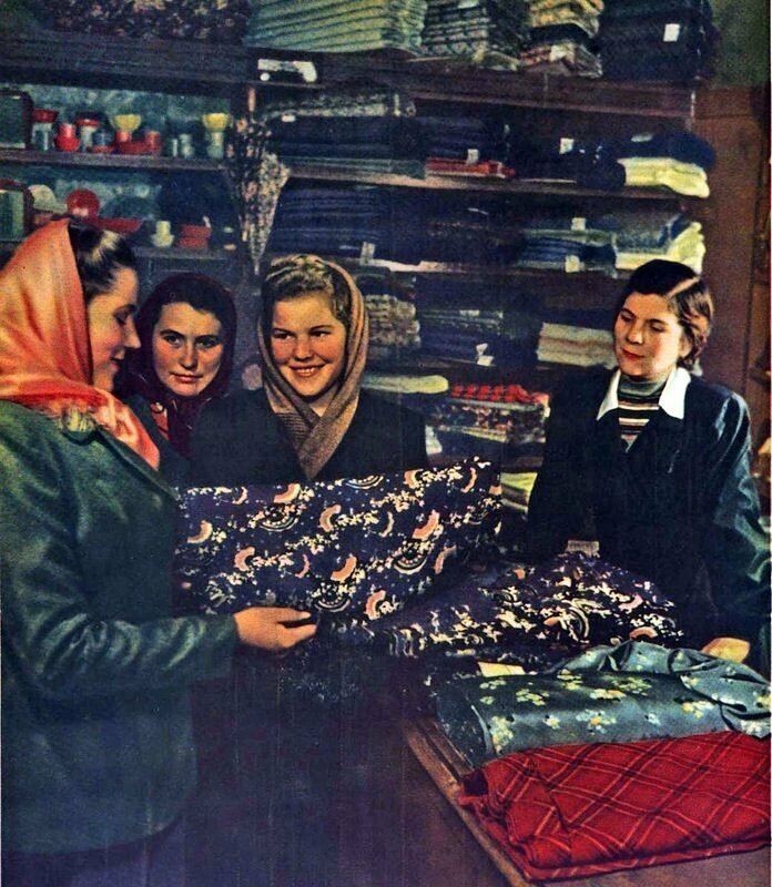 Постановочные фото советской жизни
