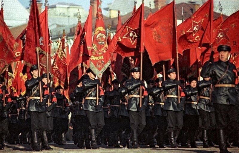 Парад на Красной площади в честь 50-летия Великой Октябрьской социалистической революции. Анатолий Бочинин, 1967 г.: