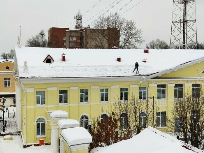 А на этой... Сможете оценить траекторию возможного падения этого товарища?