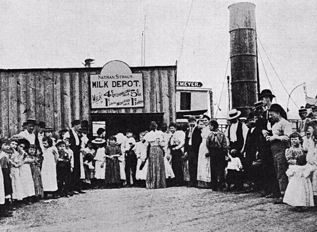 Открытие первой молочной станции Штрауса, лето 1893 года.