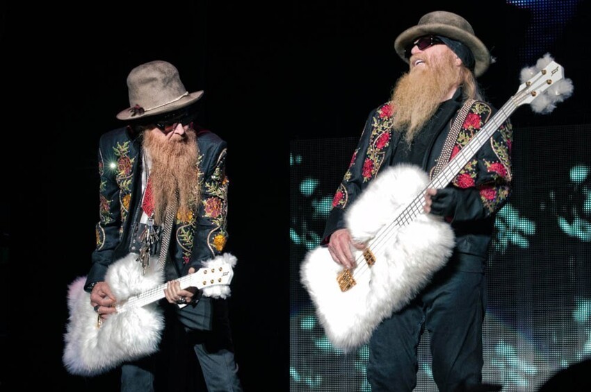 Zz top гитары. Zz top 1975. Билли гиббонс гитары. Мохнатая гитара. Билли гиббонс gretsch.