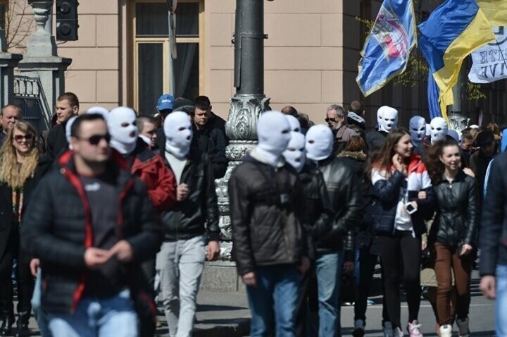 Франция запрещает балаклавы