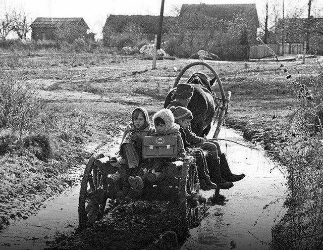 Дорога в школу. СССР, Брянская область, 1989 год