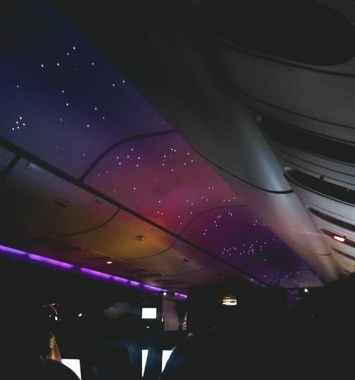 Имитация ночного неба в самолете 