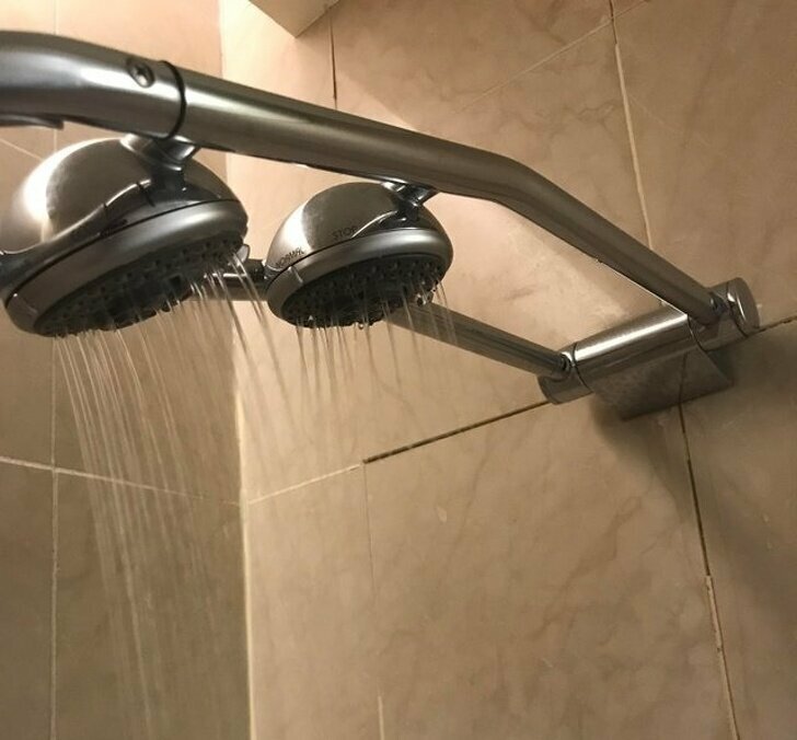 Вот такой вот душ в отеле 