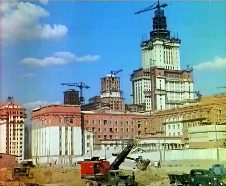 Строительство МГУ в Москве, кадр цветной кинохроники
