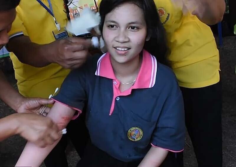 В Таиланде девочке-подростку чудом удалось уцелеть после того, как она стала жертвой рассвирепевшего слона