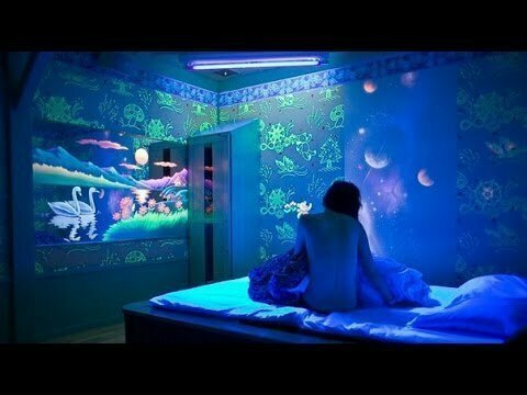 Флуоресцентная краска в интерьере 