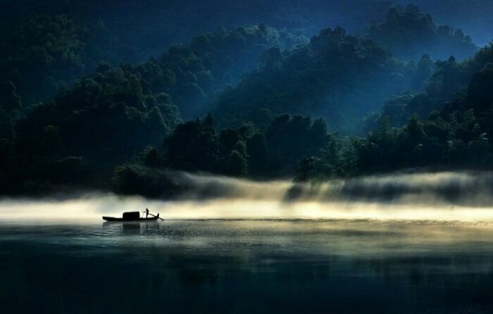 15. Утро на озере (Китай)