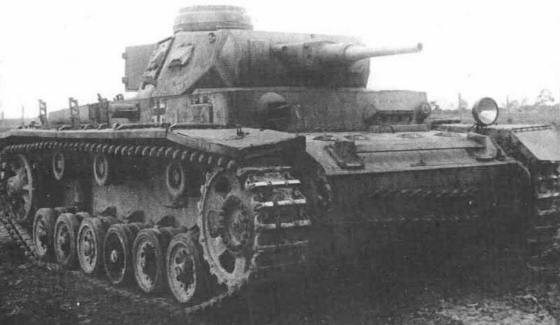 Трофейный танк PzKpfw III Ausf J. Кубинка, 1943 г.