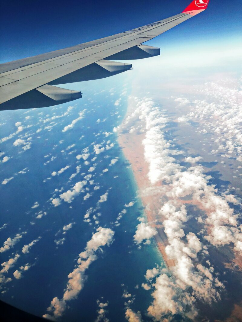 7 февраля 2019 года. Со Стамбула лёту около 8 часов. Ранним утром оставили за крылом самолета полуостров Сомали и сказали «Доброе утро» Индийскому океану!