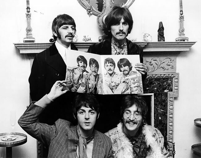 The Beatles в доме своего менеджера Брайана Эпстайна, 1967 год