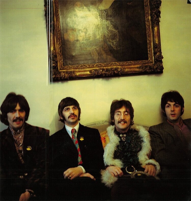 The Beatles, апрель 1967 года, вскоре после этой съемки Пол взял номер телефона Линды 