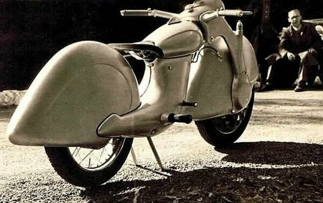 Уникальный переднеприводный мотоцикл «Голубь мира»