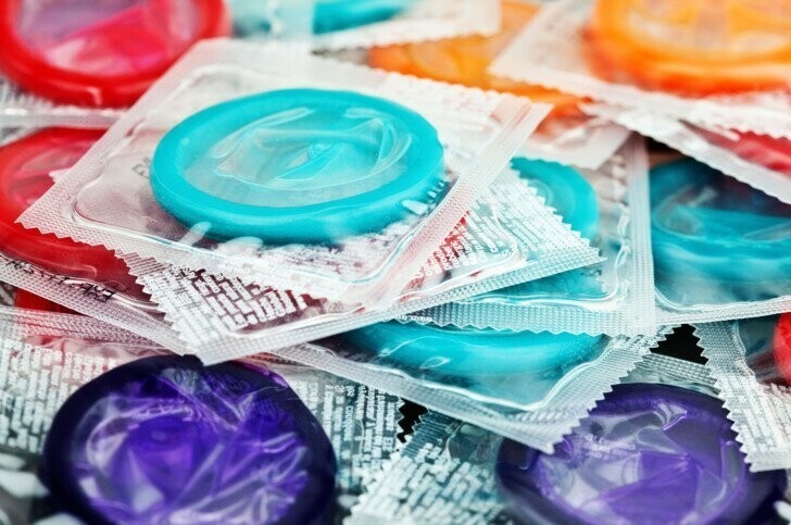 1. Обращаем внимание на состав презерватива