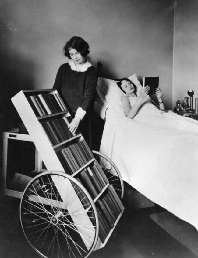 Мобильная публичная библиотека для больных в Лос-Анджелесе (1928) 
