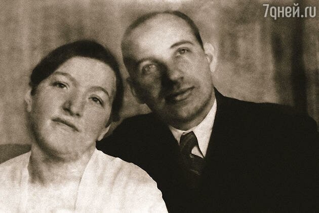 Родители Савелия Крамарова: мама Бенедикта и папа Виктор