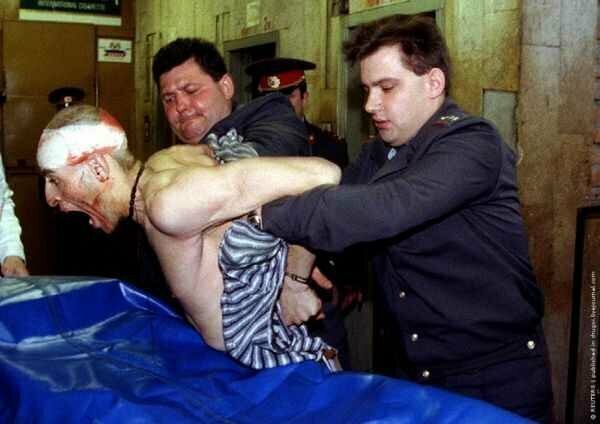 Задержание похитителя людей, державшего в заложниках двух женщин. Москва, июнь 1994 г.