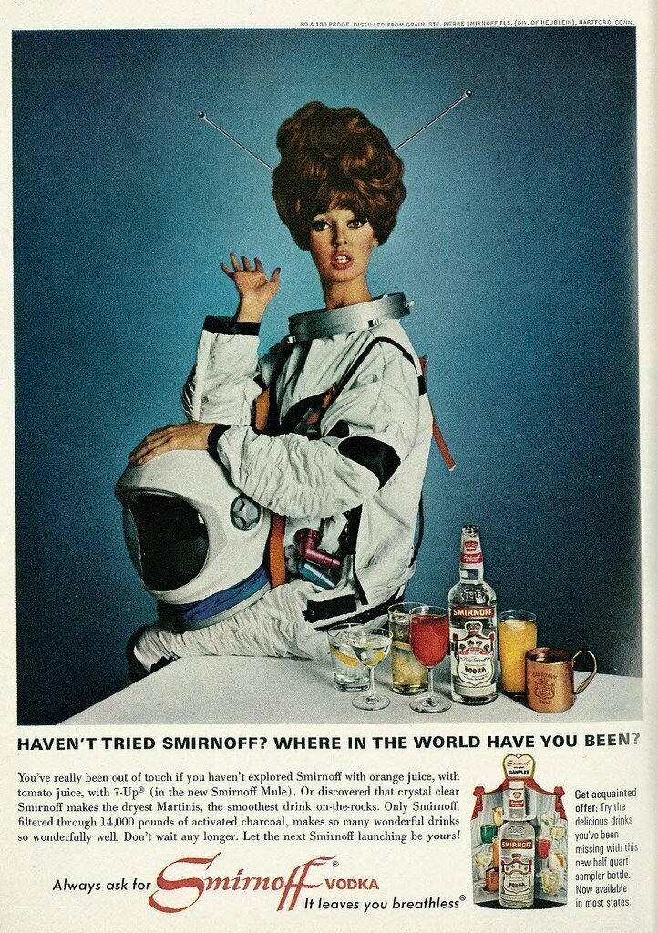 Никогда не оставляйте родную планету без значительного количества хорошей водки - водки Smirnoff. Реклама в журнале Playboy в 1966 году.
