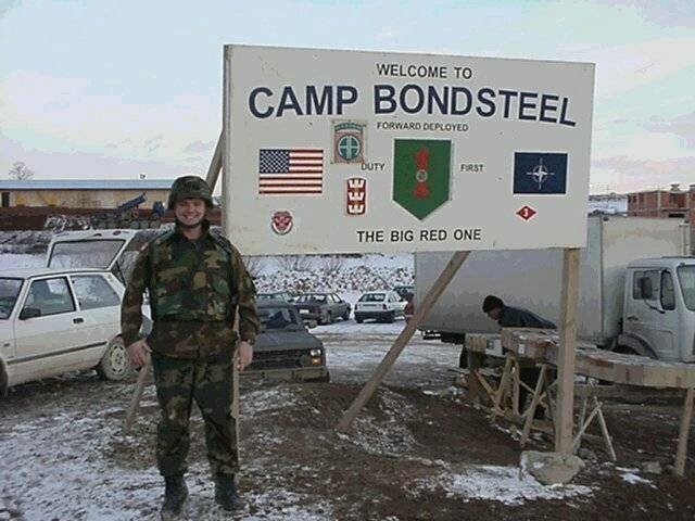 Странная база Кэмп-Бондстил в Косово