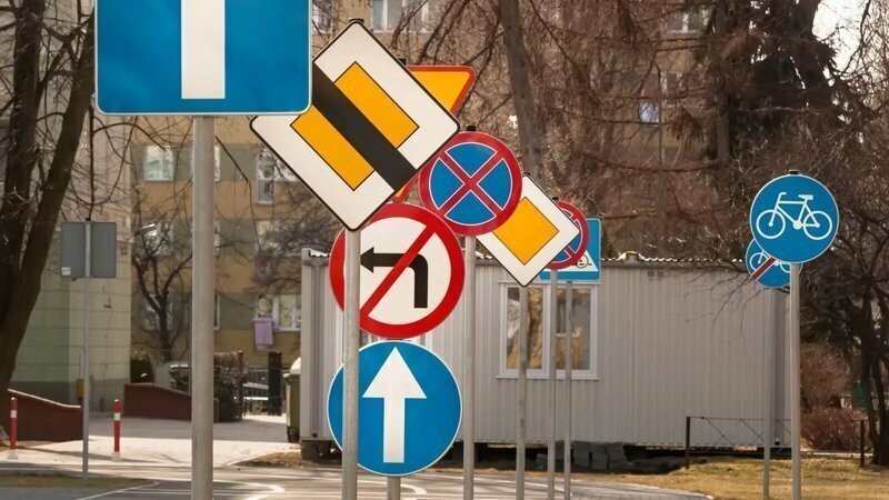 Прогресс не стоит на месте! На дорогах России появятся новые знаки, подстраивающиеся под погоду 