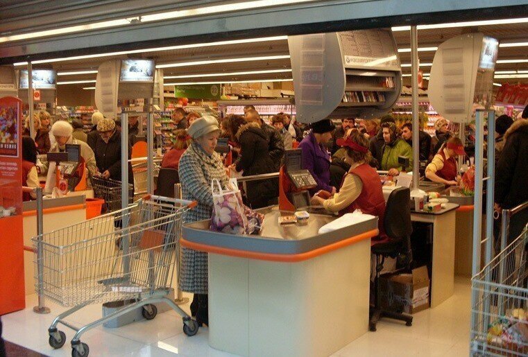 Член Совета Федерации предложил закрывать на выходные супермаркеты