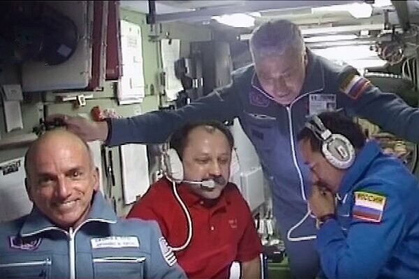 Первый космический турист Денис Тито на МКС, 2001 год