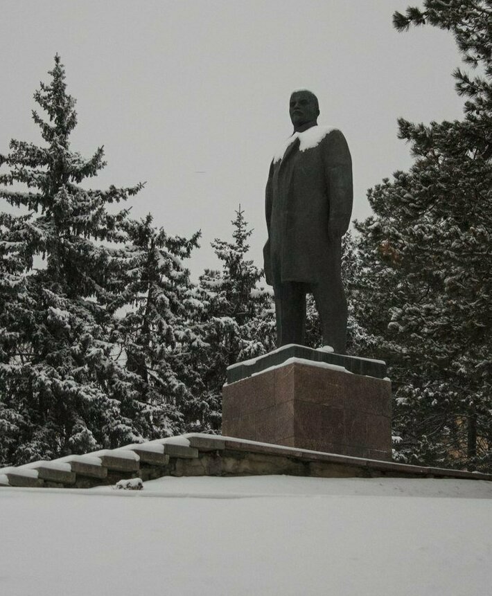 Эстетика Ильичей: памятники Ленину повсюду