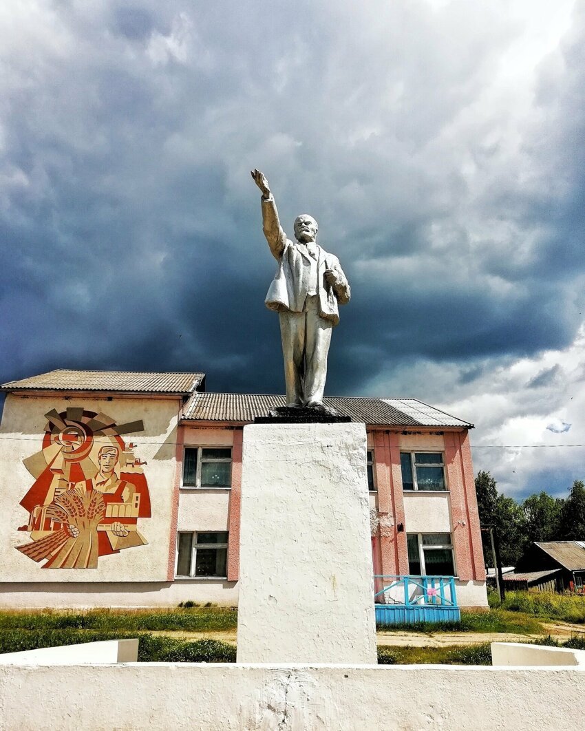 Села ленина. Село Георгиевское Костромской области. Село Георгиевское Межевского района Костромской области. Село Георгиевское Костромской области памятник Ленину. Статуя Ленина Красноуральск.