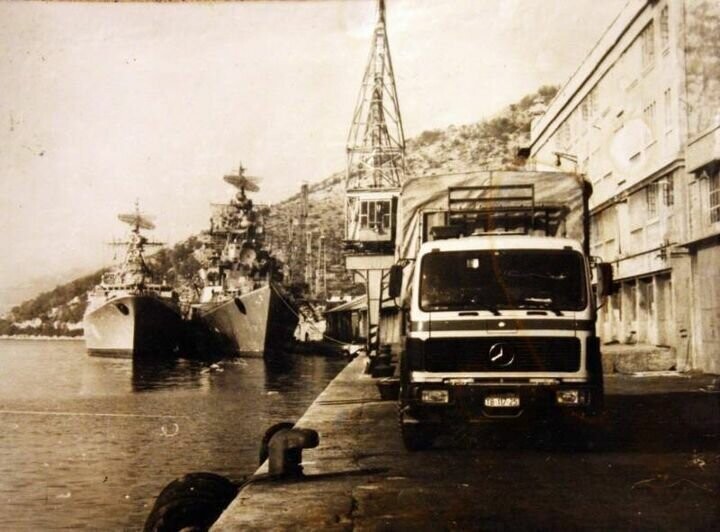Дубровник (тогда ещё Югославия). Крайний слева — "Беззаветный"