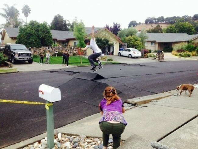 А землетрясение — отличный повод вспомнить о скейтборде. 