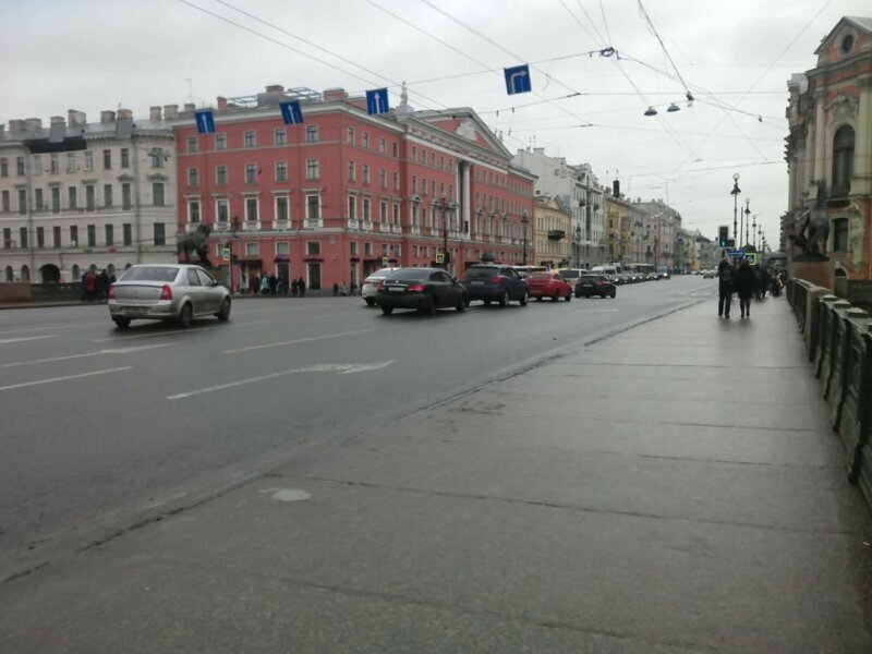 За сутки с набережных Санкт-Петербурга вывезено 300 кубометров снега