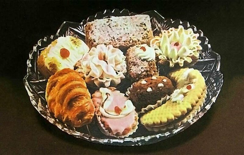 Легендарные советские пирожные: чем увлекались сладкоежки в СССР