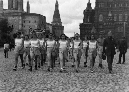 Девушки-физкультурницы, Москва, 1924