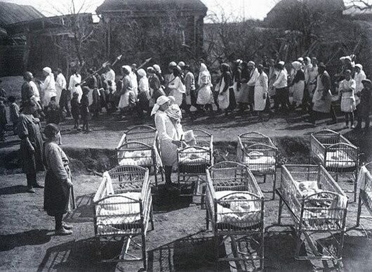 Первые ясли в колхозе «Новая жизнь» 1931 г.