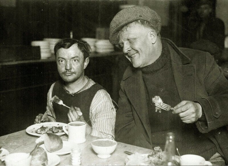 Фёдор Шаляпин в столовой для бедных, США г. Нью-Йорк, 1930-е