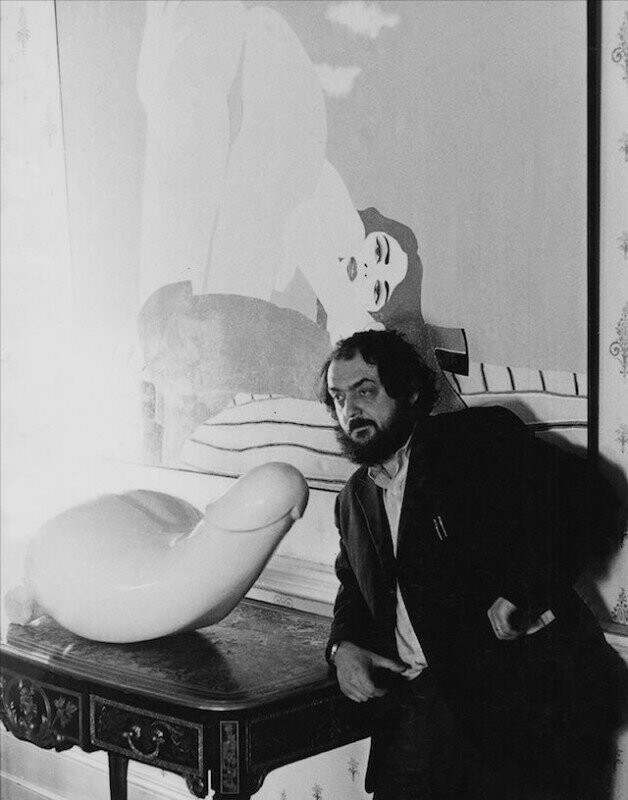 Стэнли Кубрик на съемках фильма "Заводной апельсин", 1970 год.
