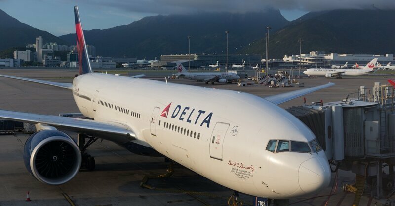 Представители авиакомпаний American Airlines, Delta AirLines, United Airlines и Singapore Airlines признали наличие камер в креслах своих самолетов