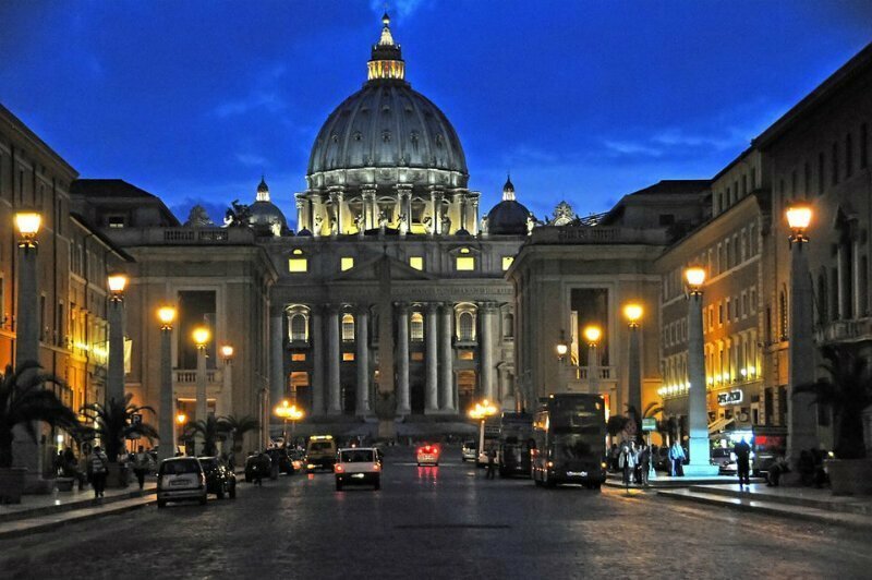 Прогулки по Ватикану: что скрывается за стенами отдельного государства в центре Рима